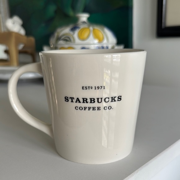 Starbucks Classic Oversized New Bone China Creamy White Mug 2010 - Picture 2 of 6